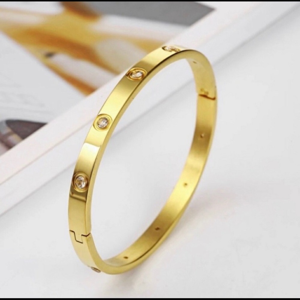 1 Gold Color Luxury Bracelet